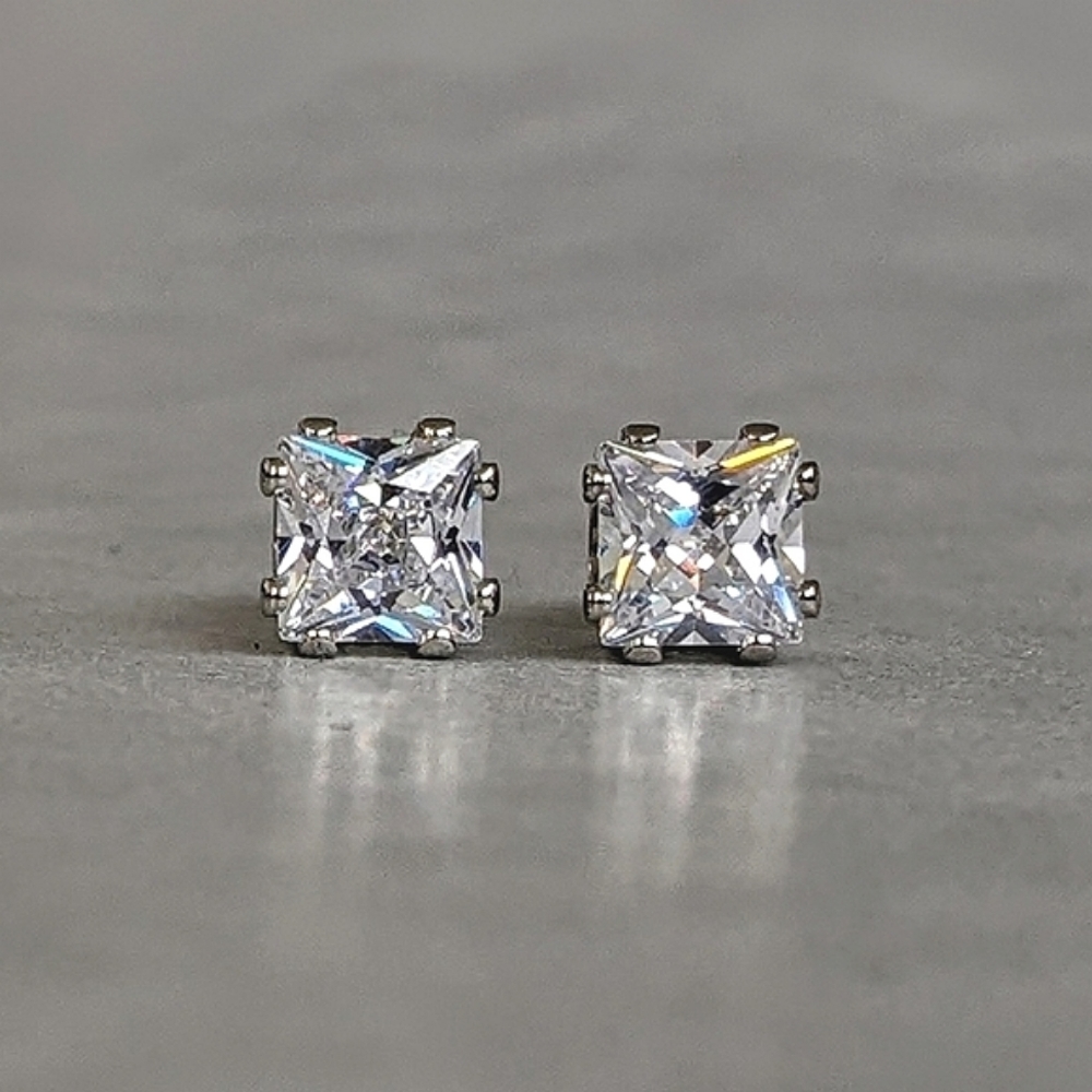 AAA CUBIC ZIRCONIA 6MM PRINCESS CUT DIAMOND SILVER EARRING STUDS